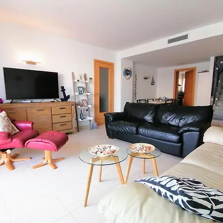Apartment Vacay Voramar Riells, A Pie De Playa En La Costa Brava, *